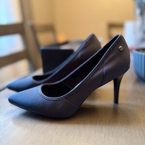 Elegant Navy Blue Heels
